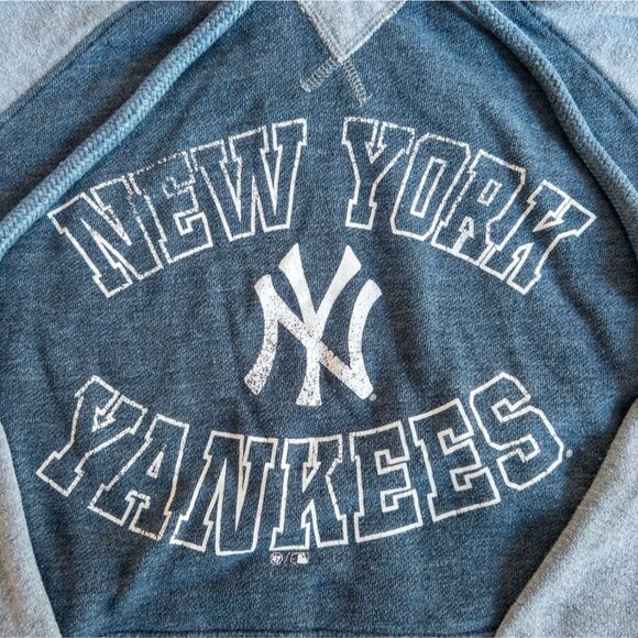 New York Yankees Gray & Navy Hoodie By 47 Medium - Picture 4 of 4